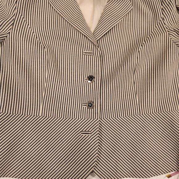 I.E. Petite Black & Lavender Pinstripe Blazer Size 14P - Picture 7 of 7